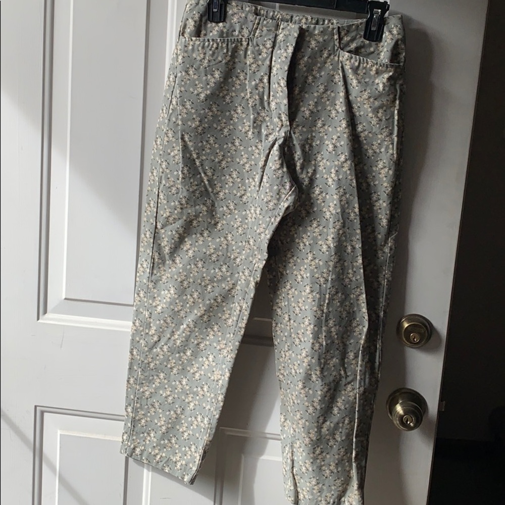 Capri pants